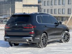 Photo of the vehicle BMW X7