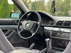 Photo of the vehicle BMW 5 Series