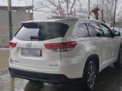 Photo of the vehicle Toyota Highlander