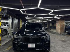 Photo of the vehicle BMW X7