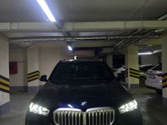 Photo of the vehicle BMW X5