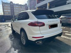 Photo of the vehicle Porsche Cayenne