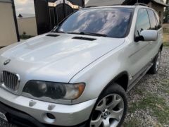 Photo of the vehicle BMW X5