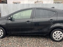 Сүрөт унаа Toyota Prius c