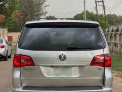 Сүрөт унаа Volkswagen Routan