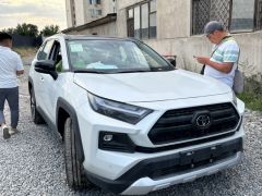 Сүрөт унаа Toyota RAV4