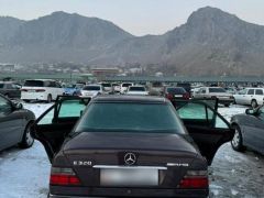 Сүрөт унаа Mercedes-Benz W124