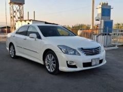 Photo of the vehicle Toyota Crown