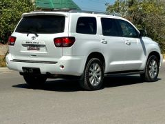 Фото авто Toyota Sequoia