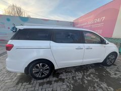 Photo of the vehicle Kia Carnival