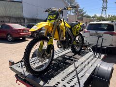 Photo of the vehicle Suzuki RM