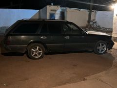 Сүрөт унаа Mercedes-Benz W124