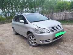 Сүрөт унаа Toyota Avensis Verso