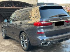 Photo of the vehicle BMW X7