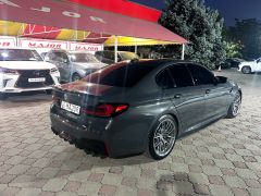 Photo of the vehicle BMW M5