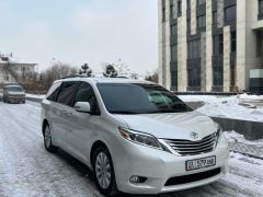 Фото авто Toyota Sienna