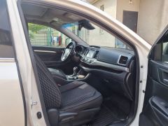 Photo of the vehicle Toyota Highlander