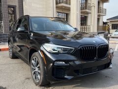 Photo of the vehicle BMW X5