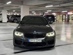 Photo of the vehicle BMW M5