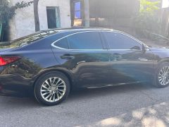 Photo of the vehicle Lexus ES