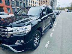 Photo of the vehicle Toyota Land Cruiser