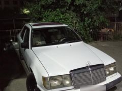 Сүрөт унаа Mercedes-Benz W124