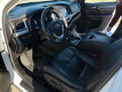 Photo of the vehicle Toyota Highlander