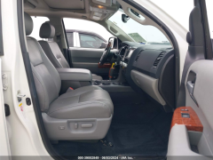 Сүрөт унаа Toyota Sequoia