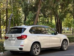 Photo of the vehicle BMW X5