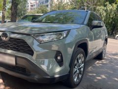 Сүрөт унаа Toyota RAV4