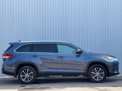 Photo of the vehicle Toyota Highlander