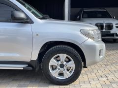 Сүрөт унаа Toyota Land Cruiser