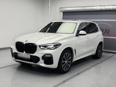 Photo of the vehicle BMW X5