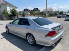 Photo of the vehicle Toyota Crown