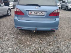 Сүрөт унаа Toyota Avensis Verso