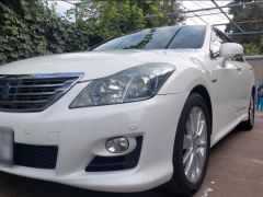 Photo of the vehicle Toyota Crown