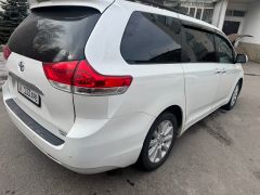 Photo of the vehicle Toyota Sienna