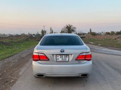 Photo of the vehicle Toyota Crown