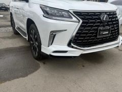 Photo of the vehicle Lexus LX