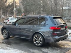 Photo of the vehicle BMW X7