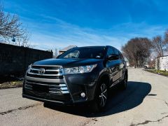 Photo of the vehicle Toyota Highlander