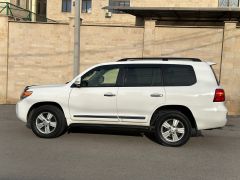 Photo of the vehicle Toyota Land Cruiser