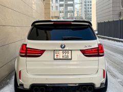 Photo of the vehicle BMW X5