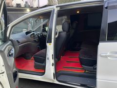 Photo of the vehicle Toyota Estima