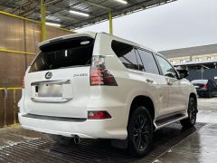 Photo of the vehicle Lexus GX