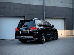 Photo of the vehicle Lexus LX