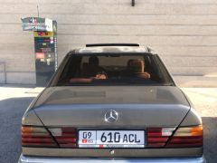 Photo of the vehicle Mercedes-Benz W124