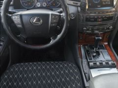 Photo of the vehicle Lexus LX