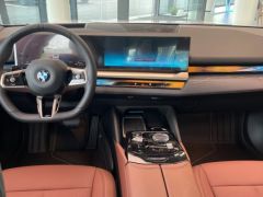 Photo of the vehicle BMW 5 Series