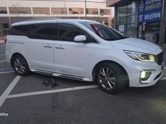 Photo of the vehicle Kia Carnival